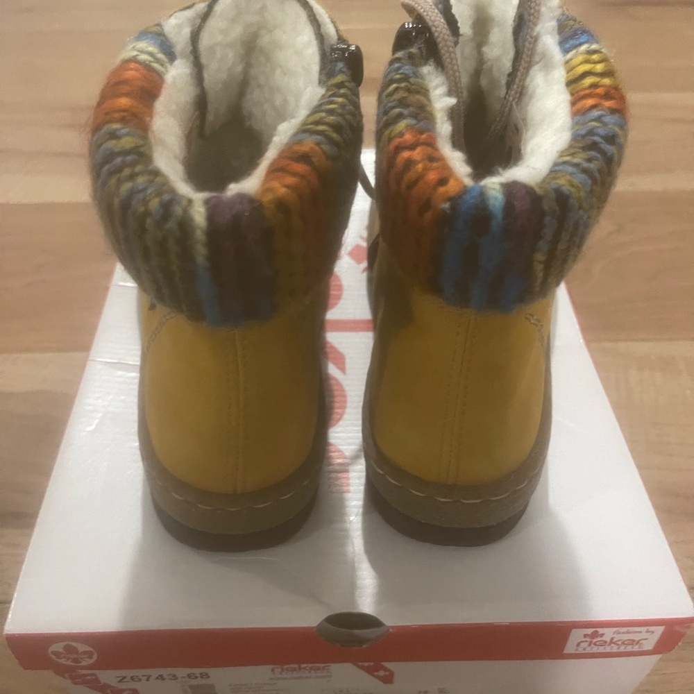 Boots - Picture 3 of 5